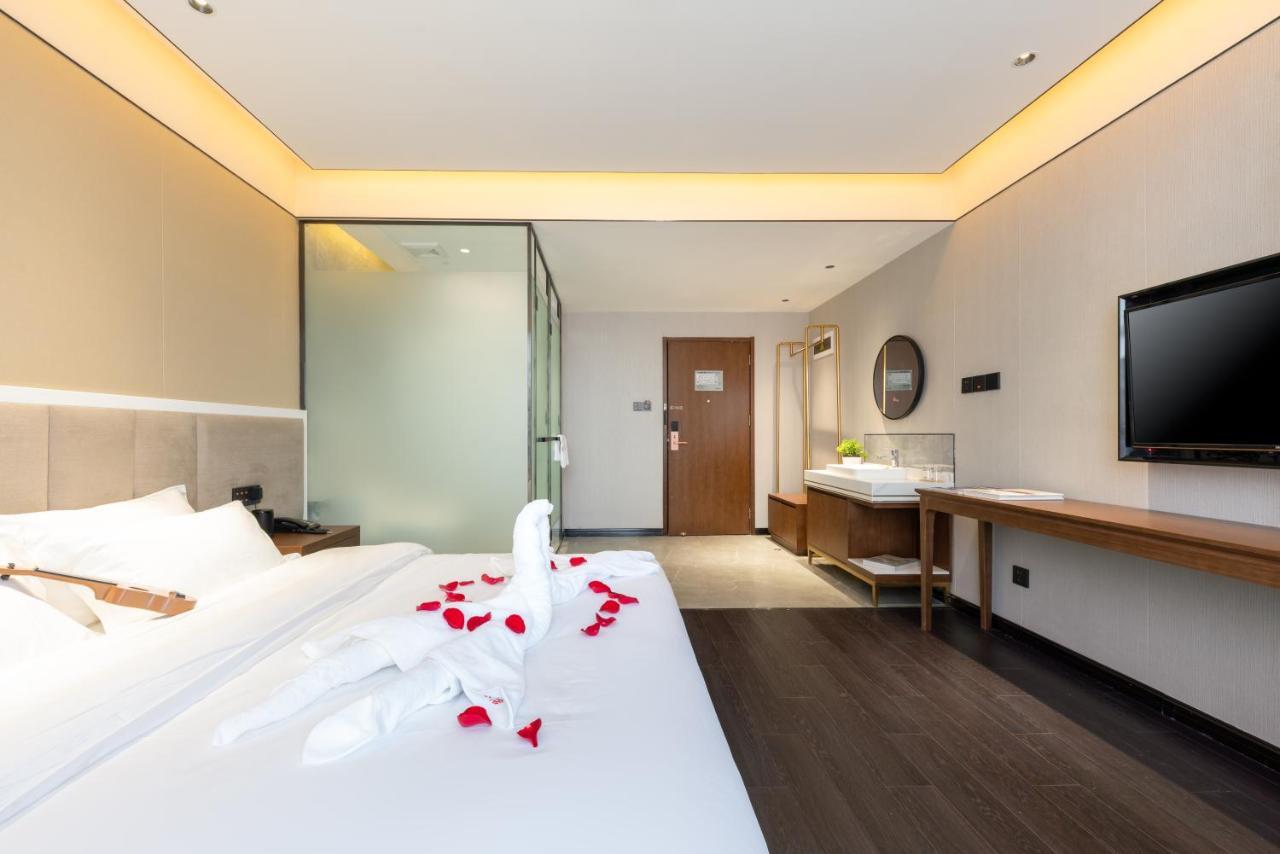 Tangfu - Located In The Center Adjacent To The Subway Station Close To Nanluoguxiang Gulou Temple Tiananmen Square Forbidden Temple Of Heaven Providing Laundry Car And Ticketing Services Hotel 3*
